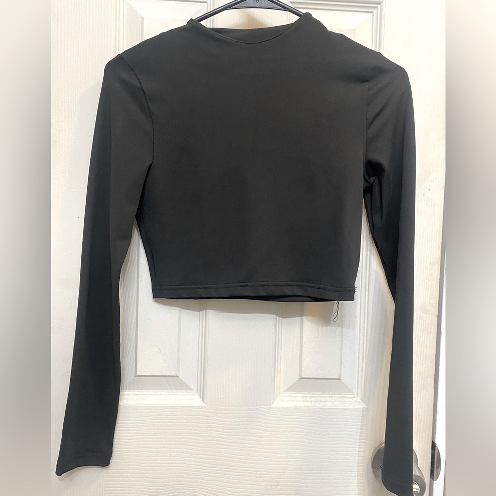 Long sleeve crop top